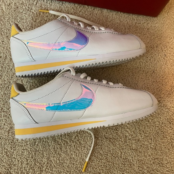 Nike Shoes - Nike Cortez